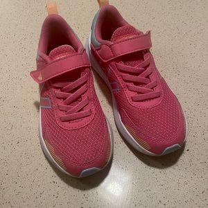 Girls new Balance runners 11.5